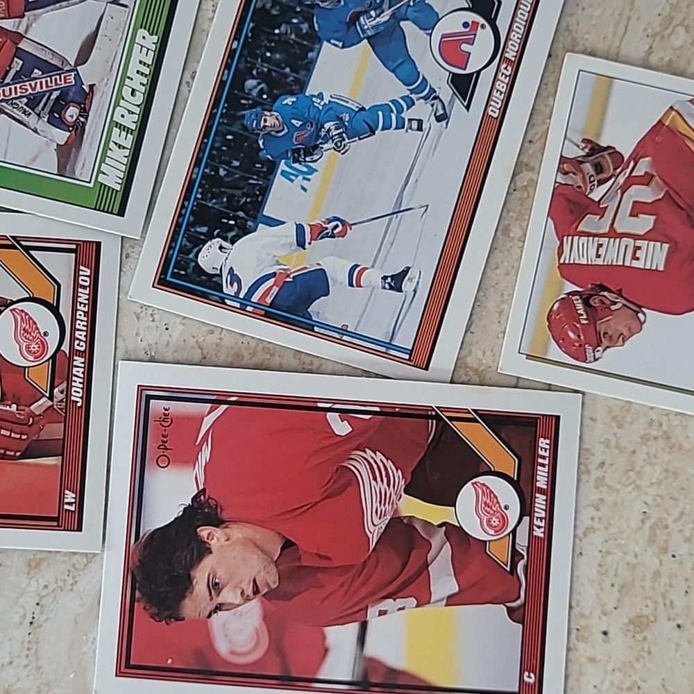 1990s Hockey Cards - Picture 7 of 16